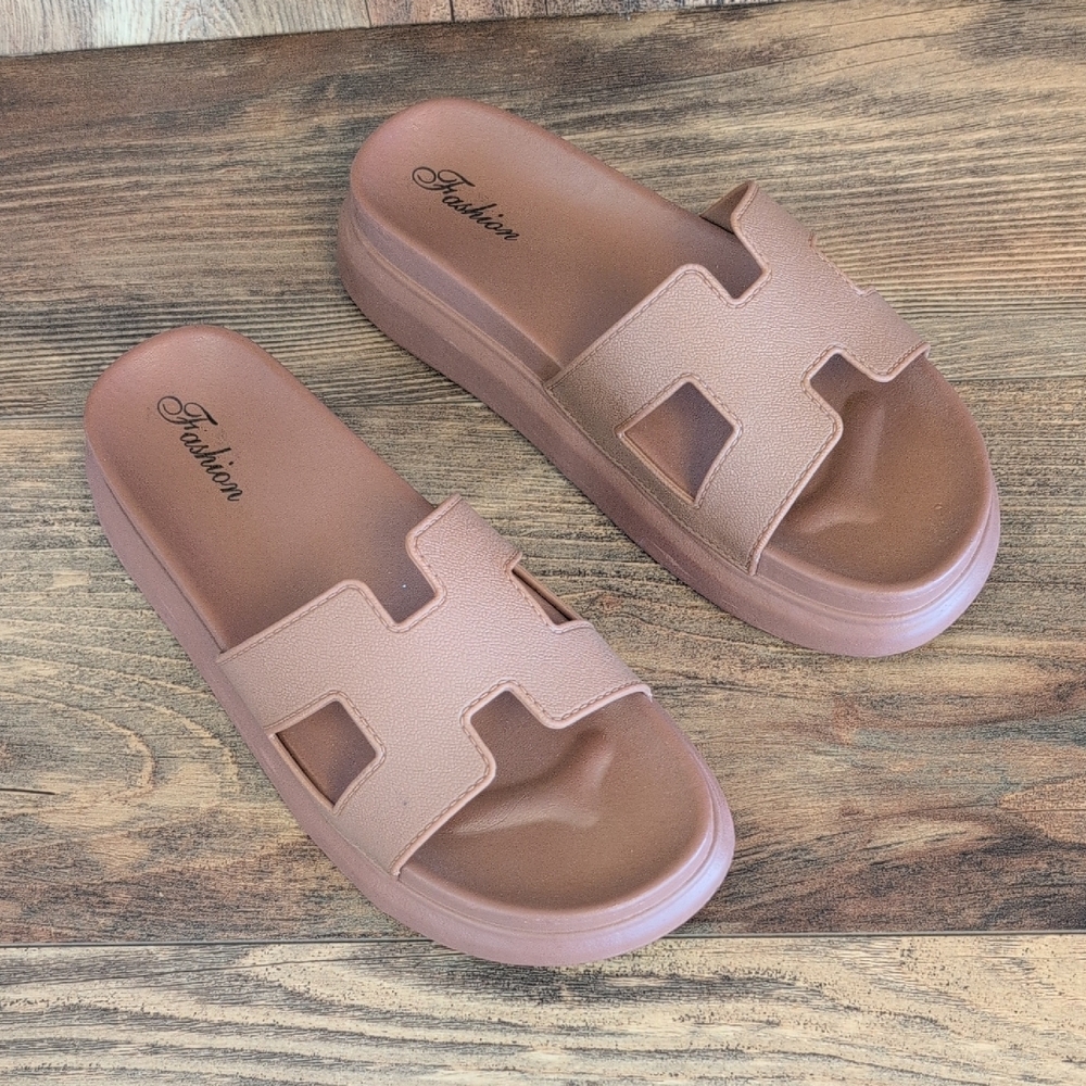 Chestnut Cutout Open Toe Slide Sandals T109